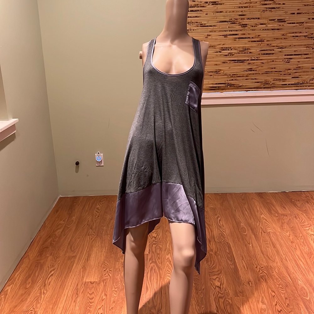 Crystal Wearables Gray Sleeveless Handkerchief Hem Dress Size L